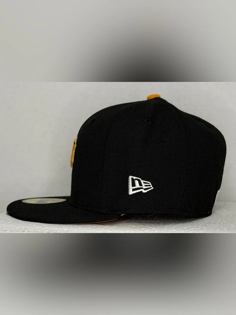 New Era Pittsburgh Pirates 59FIFTY Tiger Fill Fitted Hat Size 7 NWT Black MLB